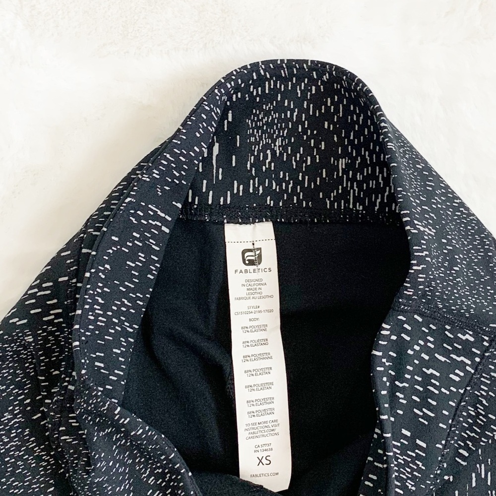 Fabletics Mid Rise Printed Powerhold Crop Leggings - Picture 5 of 7